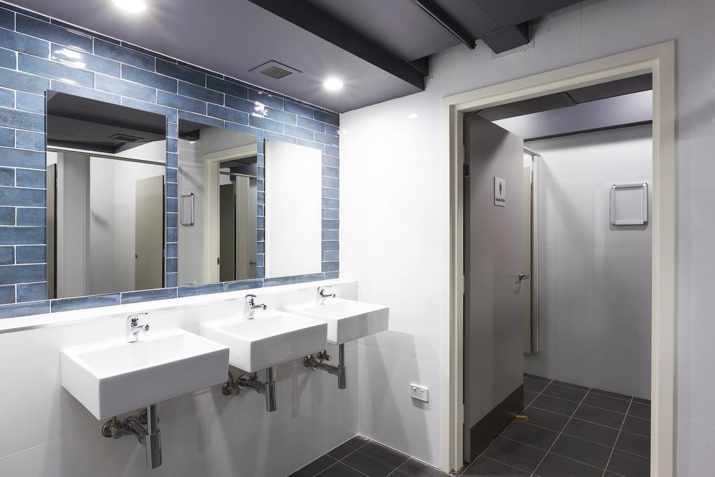 Vierbettzimmer mit Gemeinschaftsbad